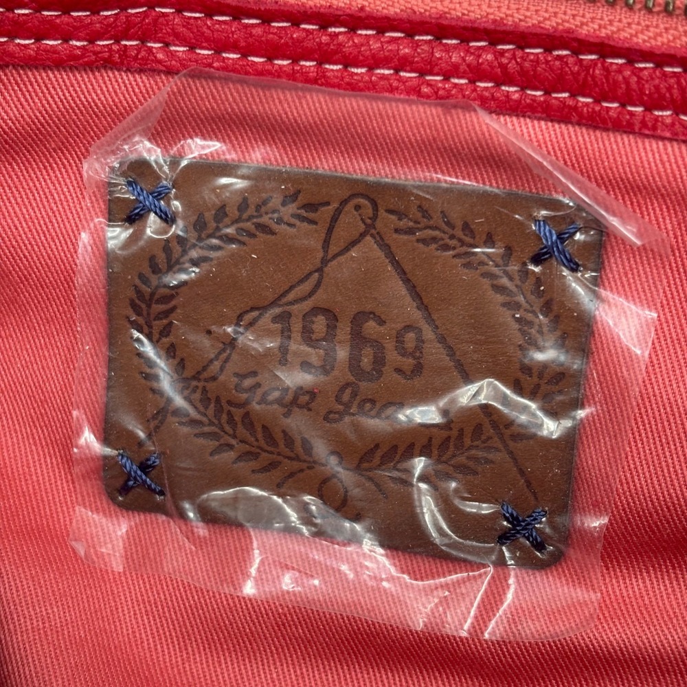 GAP Vintage 100% Cow Leather Multi-Pocket Shoulder Satchel Bag Red NWT - Picture 12 of 13